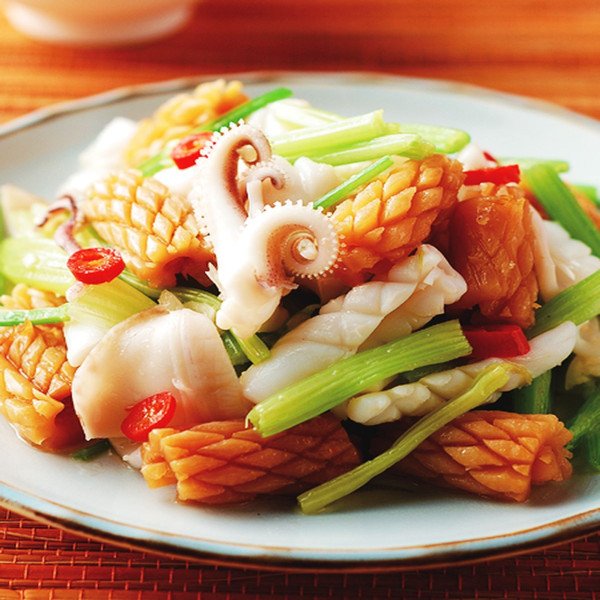 CALAMARI CON VERDURE IN PADELLA DI FUOCO