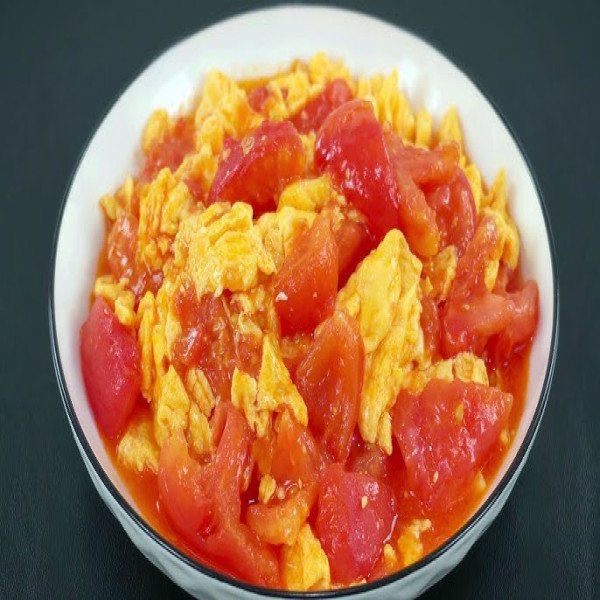 UOVA STRAPAZZATE CON POMODORO